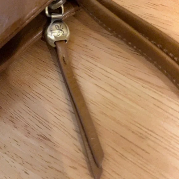 HOBO Evolve Wristlet in leather. - Picture 9 of 12